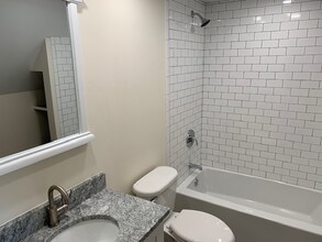 72 Charles St in Whitman, MA - Building Photo - Building Photo