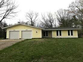 18288 Swiss Dr in Spring Lake, MI - Building Photo