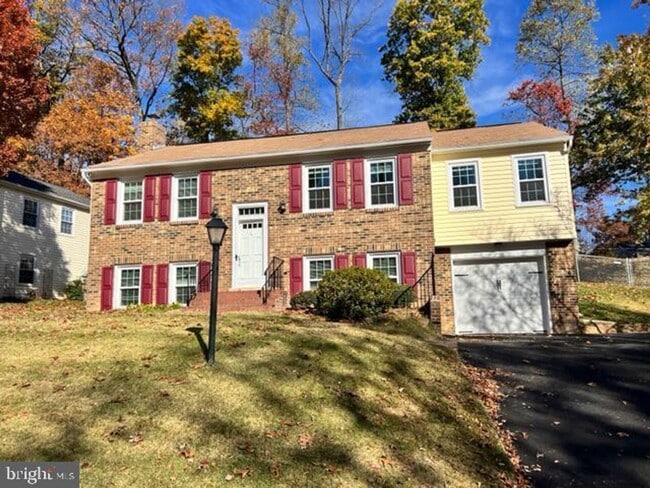 property at 9112 Cascus Dr