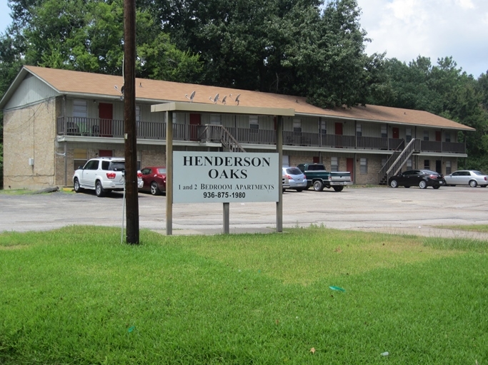 Henderson Oaks in Lufkin, TX - Building Photo