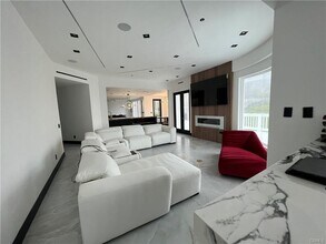 70 Dapplegray Rd in Bell Canyon, CA - Building Photo - Building Photo