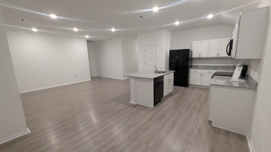 1405 E Latium St in Siloam Springs, AR - Building Photo - Building Photo