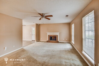 4717 Hollow Ln in Helena, AL - Foto de edificio - Building Photo