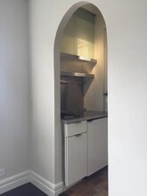 22 Grove St, Unit 5F in New York, NY - Building Photo - Building Photo