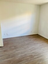 1130 Lake Shore Dr in Lake Park, FL - Building Photo - Building Photo