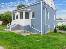 333 Lenox Rd in Fairfield, CT - Building Photo