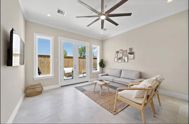 property at 3703b Bolin Rd