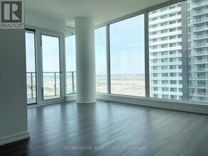 7890 Jane St in Vaughan, ON - Building Photo - Building Photo