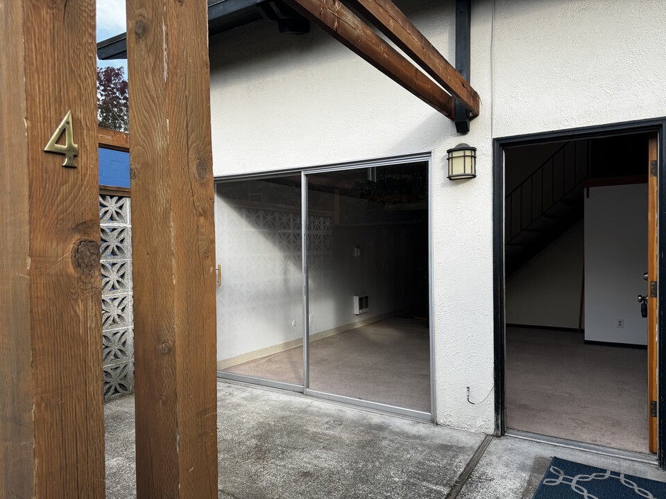 3246 NE 85th St in Seattle, WA - Building Photo