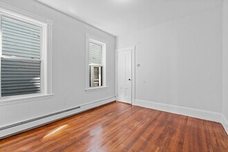401 E 7th St, Unit 2 in Boston, MA - Building Photo - Building Photo