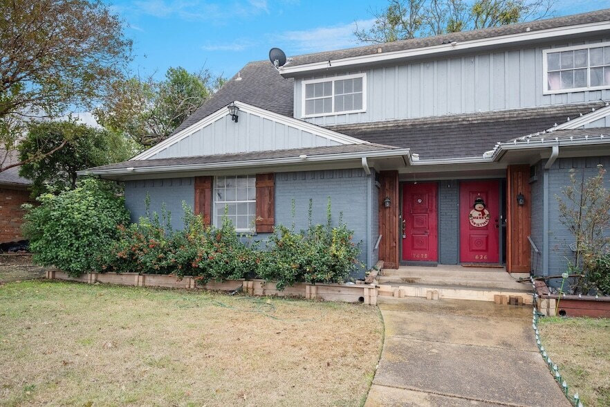 7626 Dentcrest Dr, Unit 7628 in Dallas, TX - Building Photo