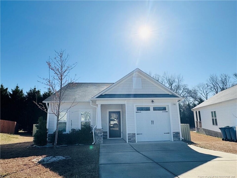 108 Jude Ct in Dunn, NC - Building Photo