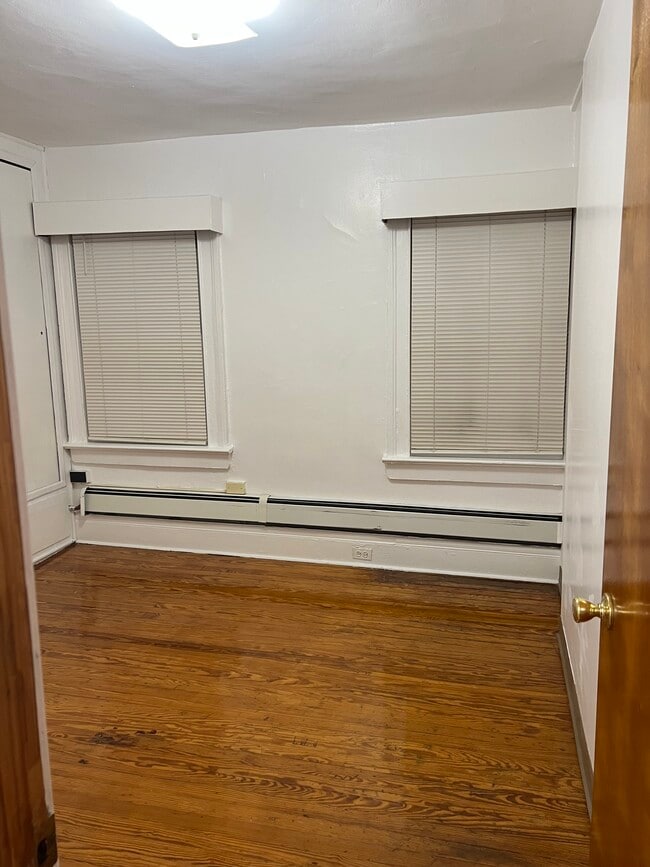 60 St Pauls Ave, Unit 3 in Jersey City, NJ - Building Photo - Building Photo