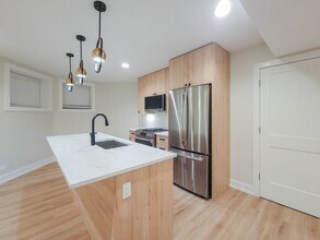 847 W Wellington Ave, Unit 3 in Chicago, IL - Building Photo - Building Photo