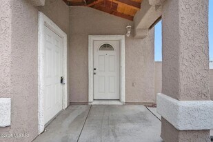 2862 N Tyndall Ave in Tucson, AZ - Building Photo