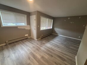 343-343 Mill St in Kitchener, ON - Building Photo - Building Photo