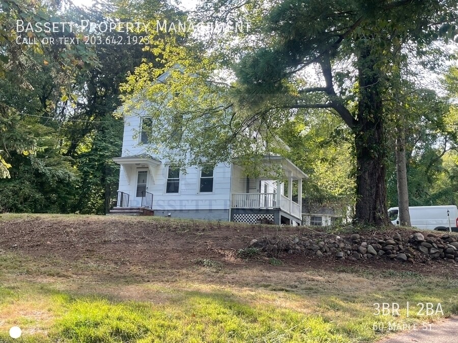 60 Maple St in Hamden, CT - Building Photo