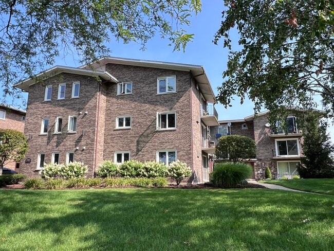 9032 W 140th St in Orland Park, IL - Building Photo - Building Photo