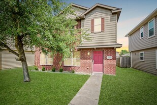 1223 Grassy View Dr in Houston, TX - Building Photo