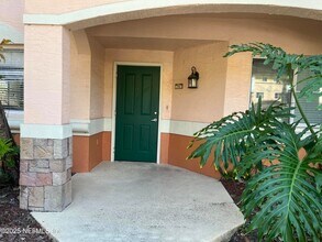 9745 Touchton Rd, Unit 1701 in Jacksonville, FL - Foto de edificio - Building Photo