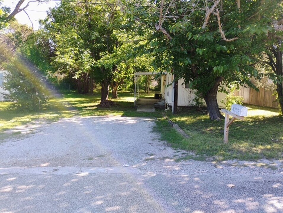 4202 Tejas Trail in Granbury, TX - Building Photo
