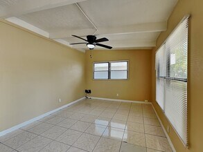 8403 Libby Ln in Tampa, FL - Building Photo - Building Photo