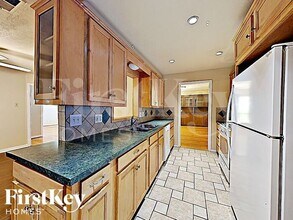 13630 Onyx Ln in Farmers Branch, TX - Foto de edificio - Building Photo