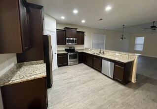 978 Farnsworth Dr in Hopkins, SC - Building Photo - Building Photo