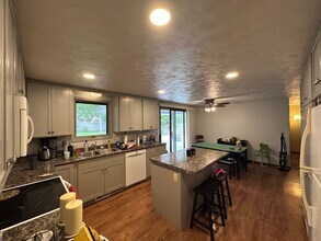 2595-2597-2597 Finger Rd in Green Bay, WI - Building Photo - Building Photo