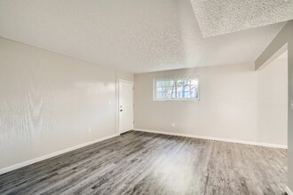 6800 E Tennessee Ave in Denver, CO - Building Photo - Building Photo