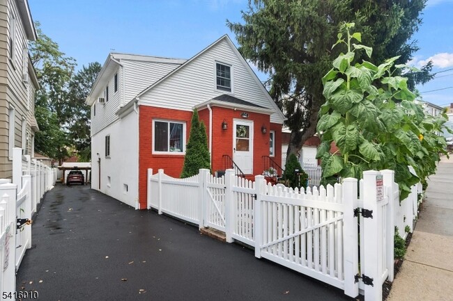 356 Sherman St in Passaic, NJ - Building Photo - Building Photo