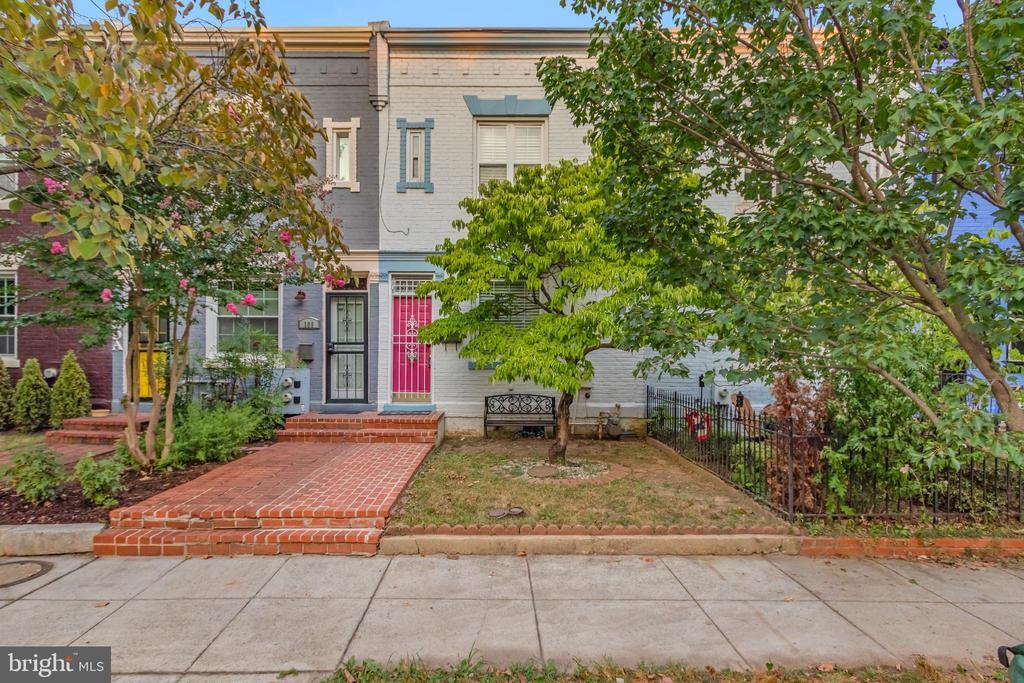107 15th St NE in Washington, DC - Building Photo