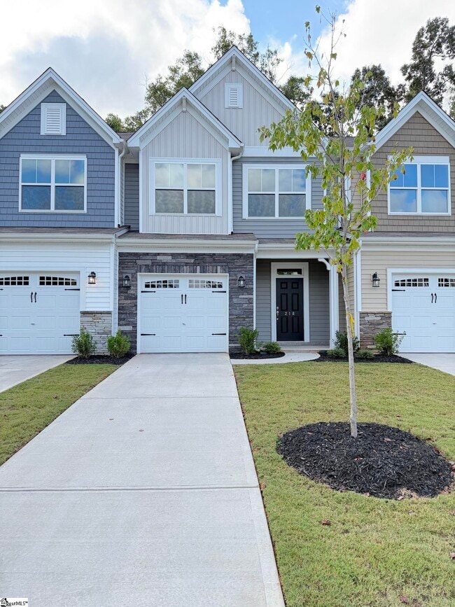 218 Brochaill Ct in Powdersville, SC - Building Photo - Building Photo
