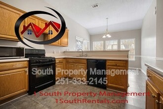 1975 Willow Oak Dr in Mobile, AL - Building Photo - Building Photo