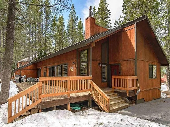 14745 Davos Dr in Truckee, CA - Building Photo - Building Photo
