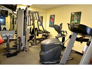 109 N Main St-Unit -408 in Memphis, TN - Foto de edificio - Building Photo