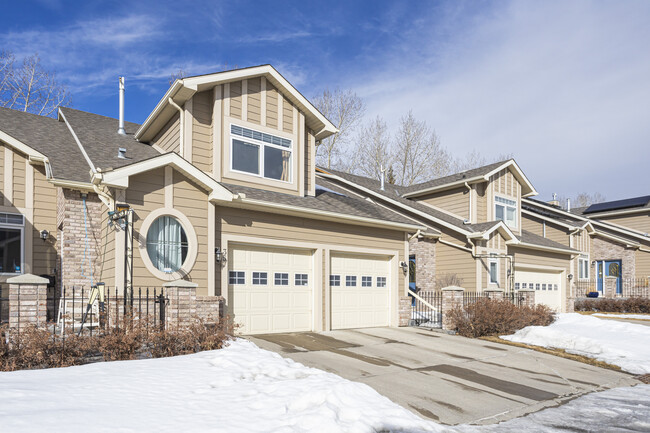 Varsity Villas in Calgary, AB - Building Photo - Building Photo