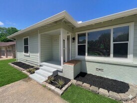 217 Terry Rd in Hurst, TX - Building Photo