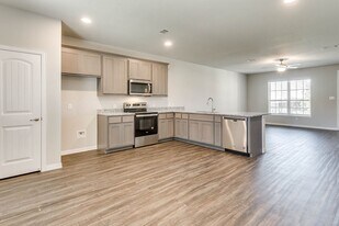 5608 McMahan Ln in Crowley, TX - Building Photo