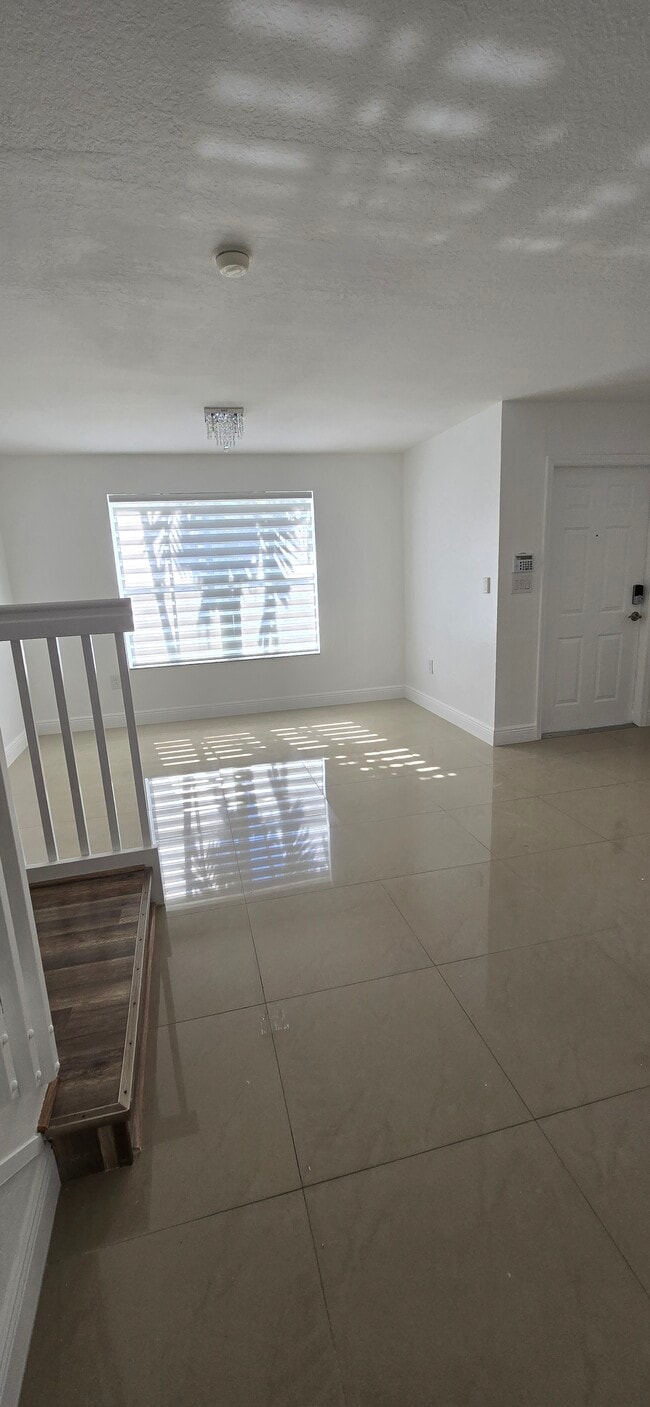 12881 SW 30th St in Miramar, FL - Building Photo - Building Photo