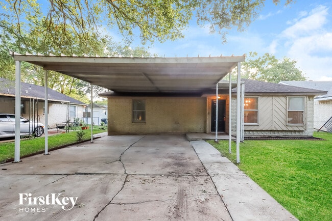 property at 2518 San Antonio St