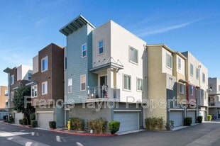 214 Antoni Glen in Escondido, CA - Building Photo