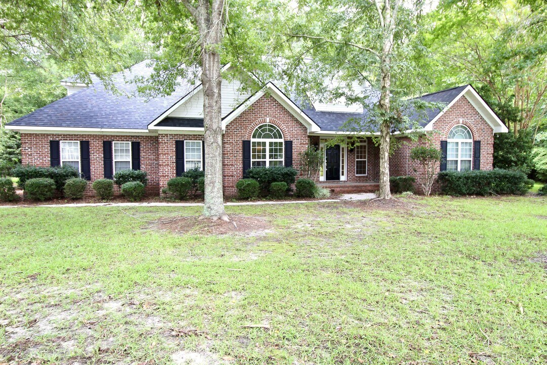 2030 Glen Oaks Dr in Statesboro, GA - Building Photo