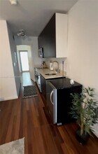 1550 Pennsylvania Ave, Unit 117 in Miami Beach, FL - Foto de edificio - Building Photo