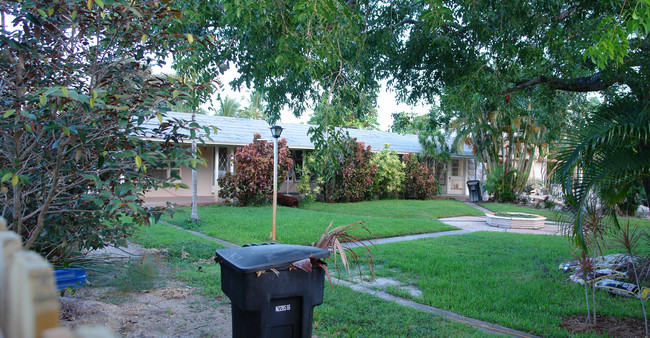 1635 NE 4th Pl in Fort Lauderdale, FL - Building Photo - Building Photo