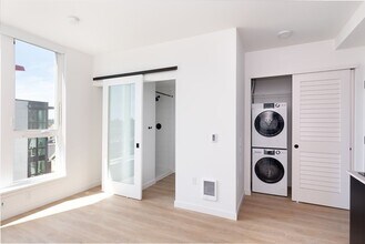 Track 66 Apartments in Seattle, WA - Building Photo - Interior Photo