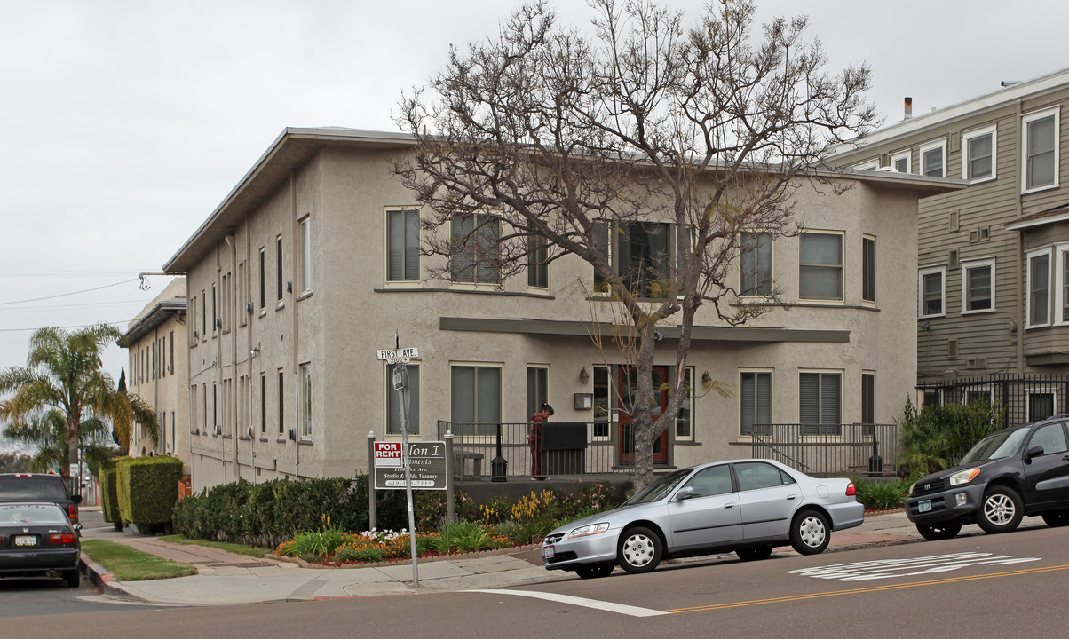 Avalon Apartments in San Diego, CA - Foto de edificio