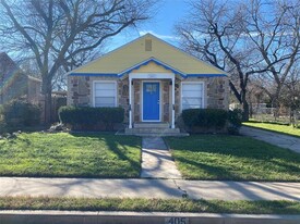 405 Norton St in Weatherford, TX - Building Photo