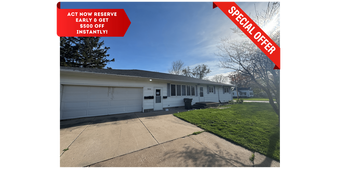 504 E Main St in Geneseo, IL - Building Photo