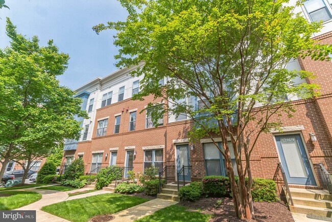12167 Waveland St in Fairfax, VA - Building Photo - Building Photo
